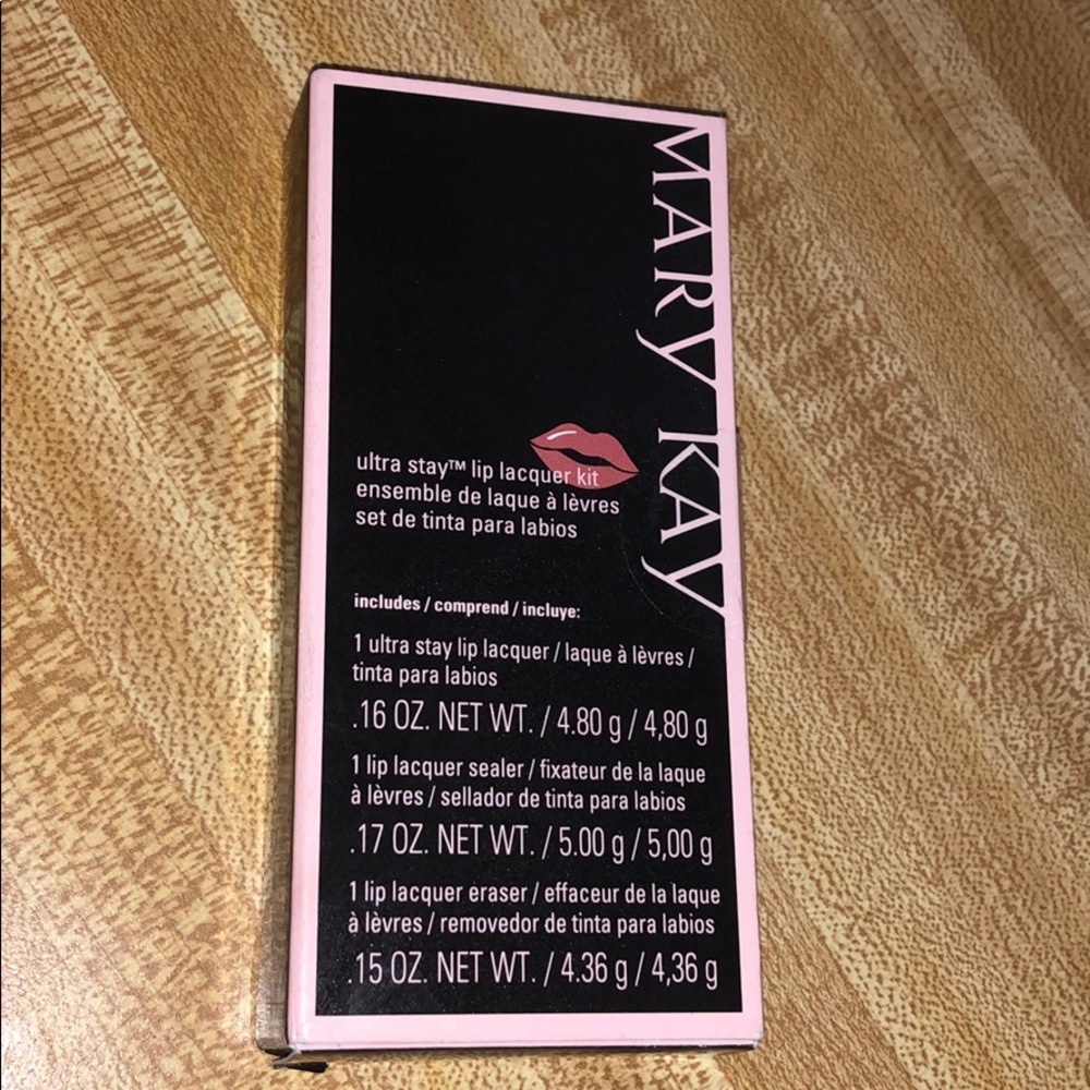 MARY KAY LIP LACQUER KIT